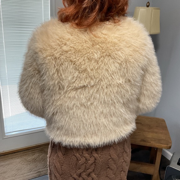 NEW!! Dusky Beige Highlights Creamy White Fox Fur Cropped Long Sleeve Fur Jacket - Picture 4 of 16